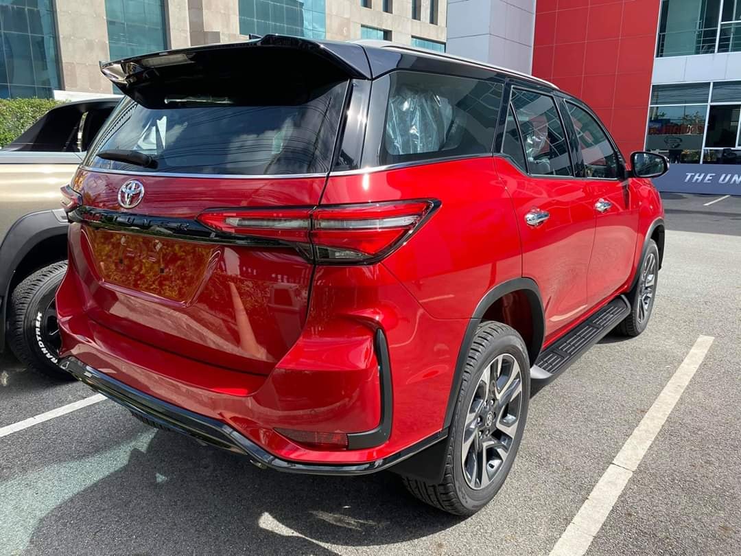 32 Live Photos of Emotional Red Toyota Fortuner Legender - Maxabout News