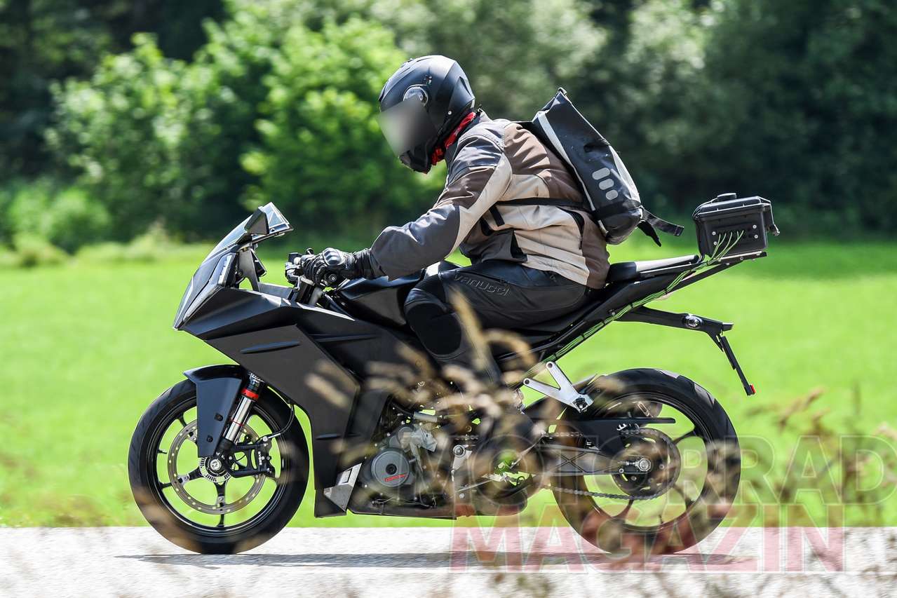 2021 KTM RC 390 Spotted Testing in a New Set of Photos - midground