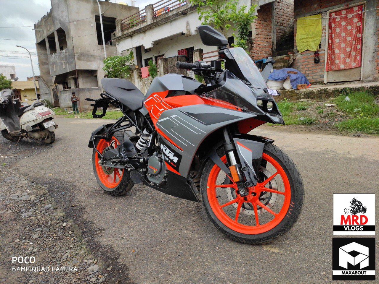 BS6 KTM RC 200 Limited Edition Walkaround Video by MRD Vlogs - macro