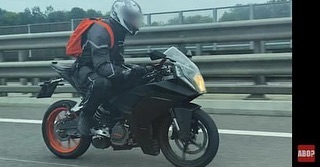 2021 KTM RC 200 Spotted Testing For The First Time - macro