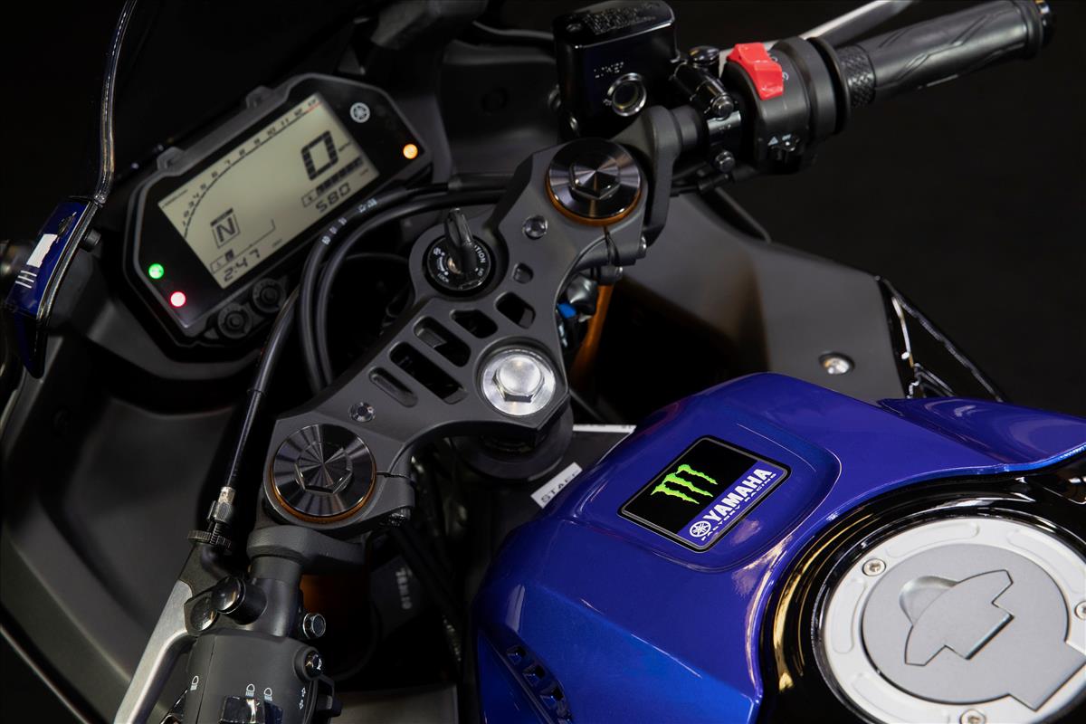 2021 Yamaha R3 Monster Energy Edition Console