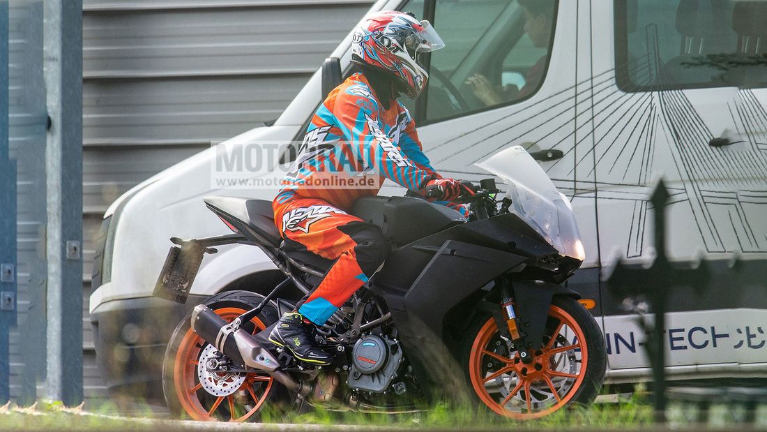 Next-Gen KTM RC 390 Side View