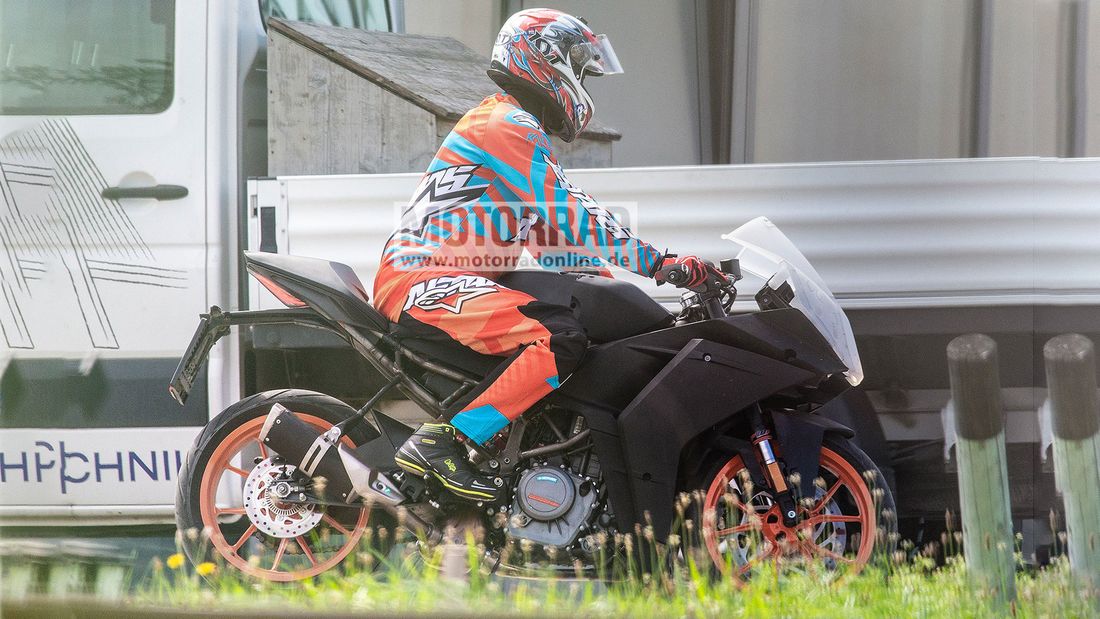 Next-Gen KTM RC 390 Side View