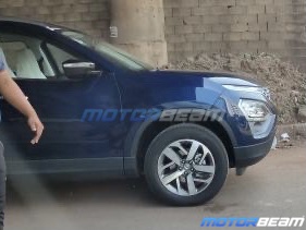 2021 Tata Safari SUV Spotted On The Road