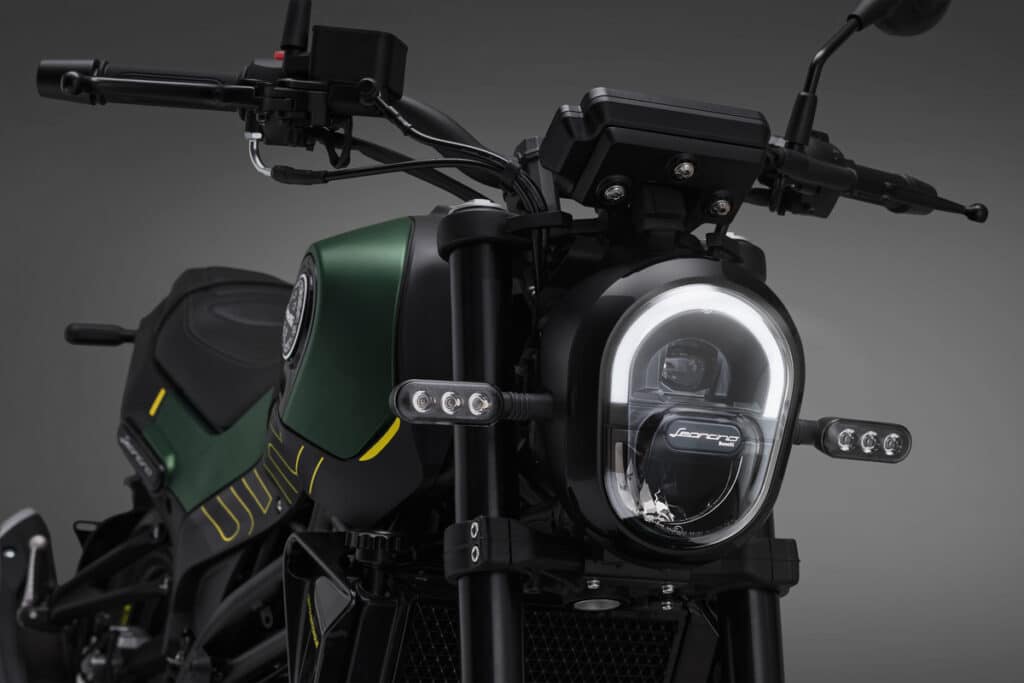 2022 Benelli Leoncino 125 Motorcycle Breaks Cover at EICMA - close-up