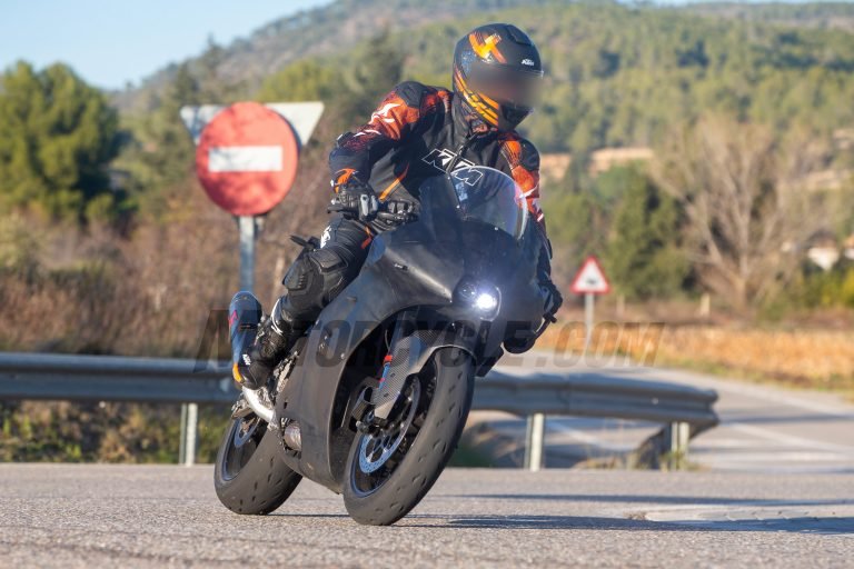 Ducati Panigale V2 Rival KTM RC 990 Supersport Spotted Testing - snapshot