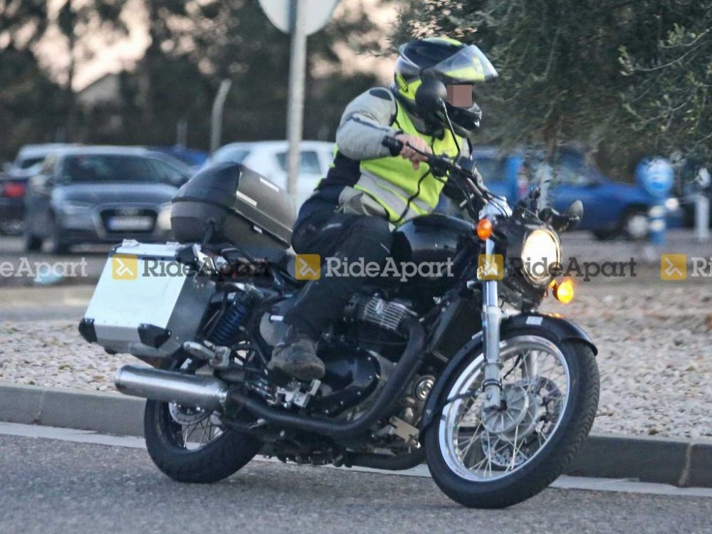650cc Royal Enfield Classic and Meteor Spotted - Clear Photos - picture