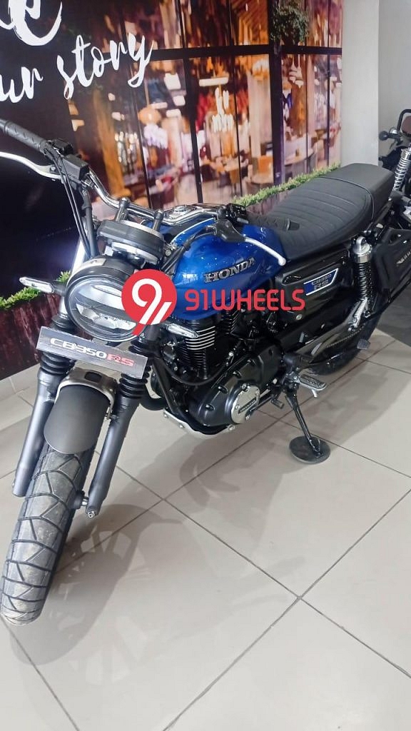 2022 Honda CB350 and CB350RS Spotted; New Colours Revealed - midground