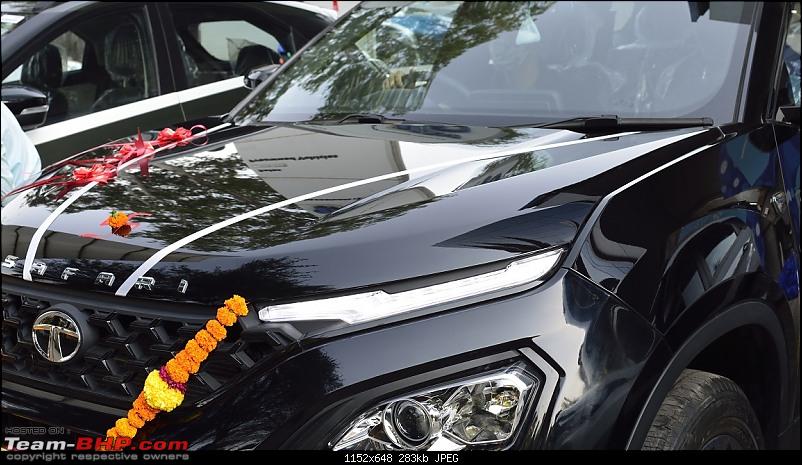 Live Photos of the Tata Safari Dark Edition SUV - Dark Rules - pic