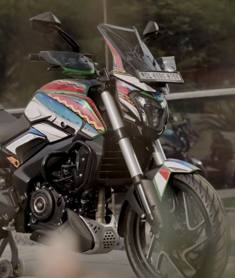 This is NOT a Limited Edition Version of Bajaj Dominar 400 - closeup