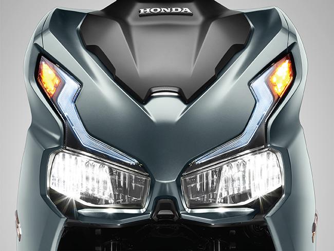 Official Photos of Honda Airblade 160; Rivals Yamaha Aerox 155 - foreground