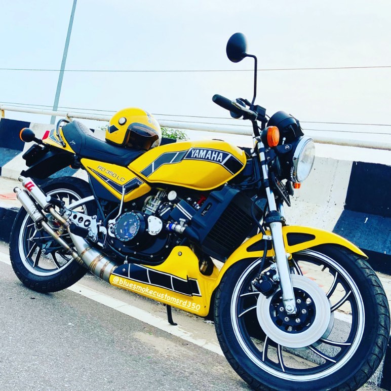 MS Dhoni's Yellow Liquid-Cooled Yamaha RD350 Looks Stunning! - view