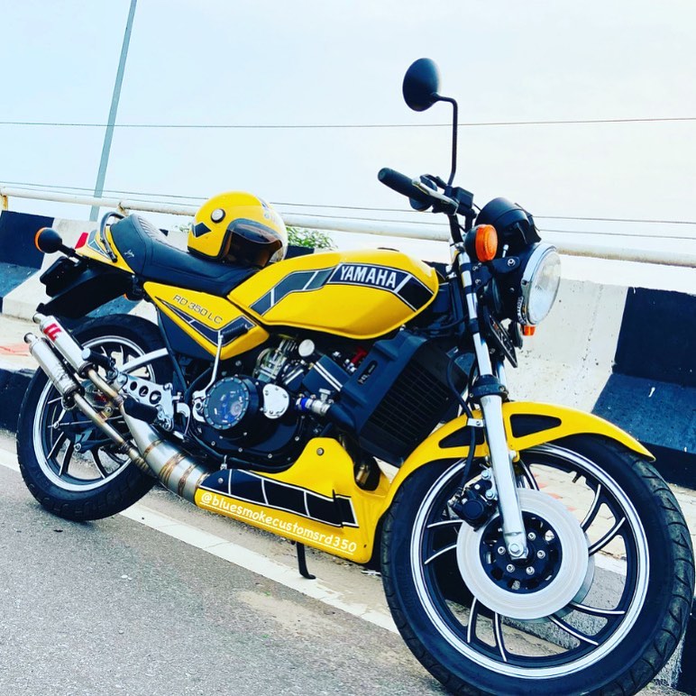 MS Dhoni's Custom Yamaha RD 350 LC Looks Stunning! - view