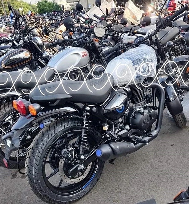 Undisguised Royal Enfield Hunter 350 Spotted At A Dealership