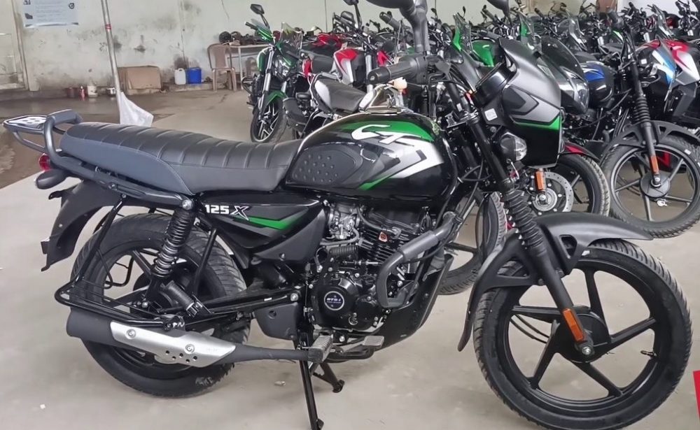 Bajaj CT125X Spotted At A Dealership; Hints Imminent Launch - left