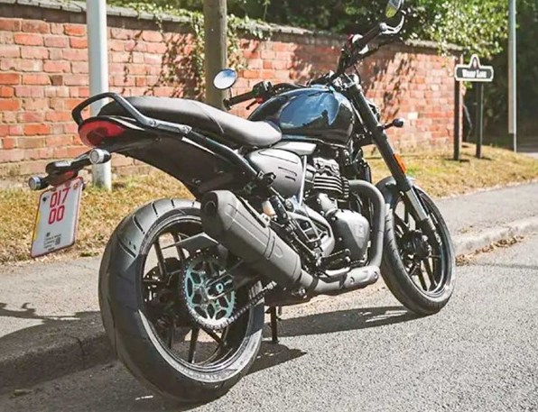 Bajaj-Triumph Motorcycle Spotted Again; Royal Enfield Rival - view