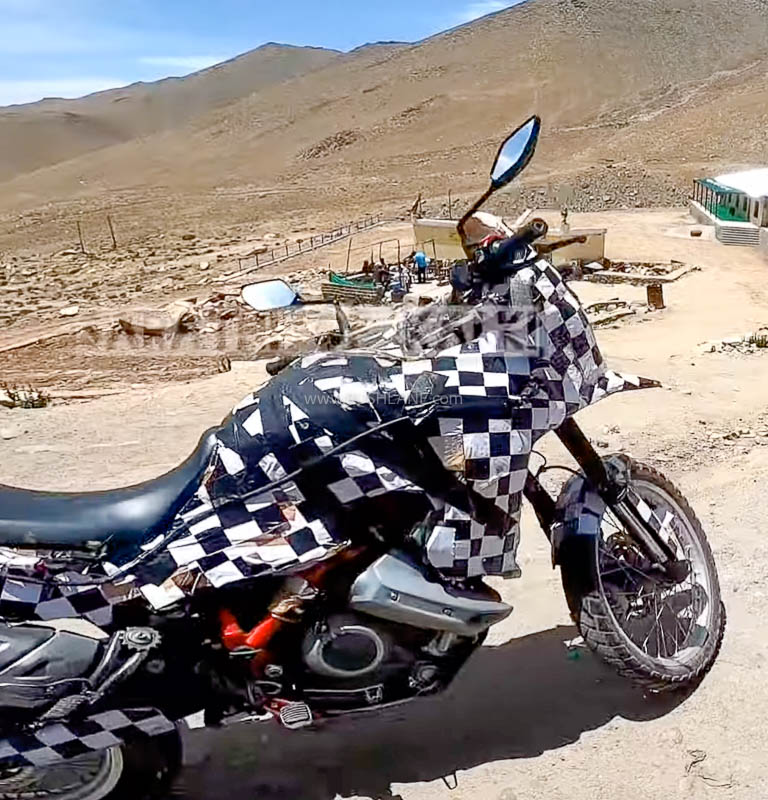 All-New 300cc Hero Motorcycles Spied Testing in Ladakh - close up