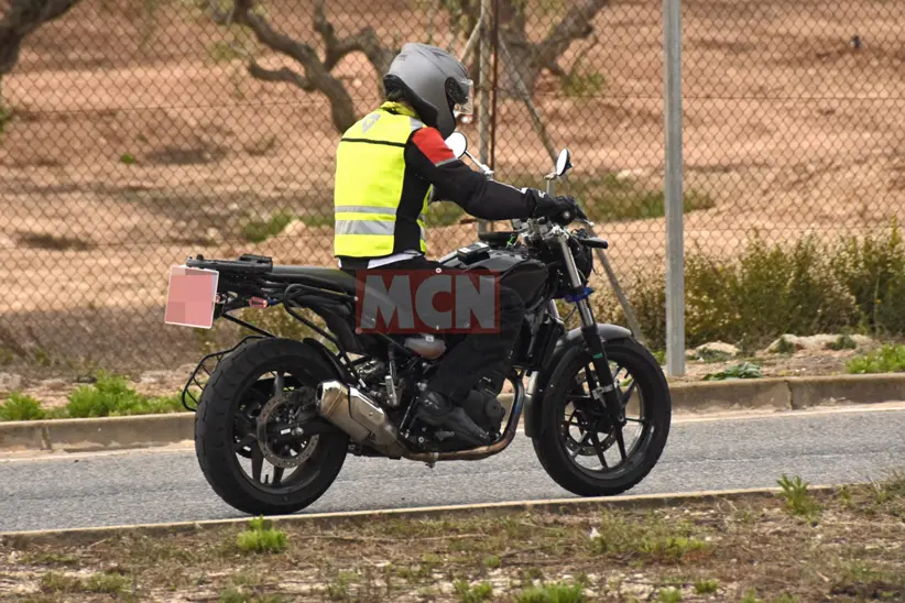 New Royal Enfield Hunter 450 Clear Photos Surface Online - landscape